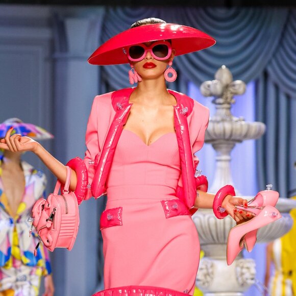 RUNWAY! SS23 MOSCHINO Couture Jeremy Scott Red Fuchsia PVC Oversized OSFA Hat - Picture 1 of 6
